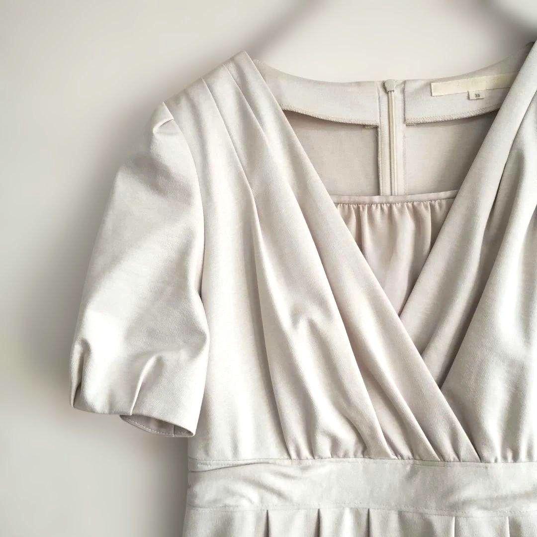 【ナチュラルビューティ】アイボリー Vネック 半袖 ひざ丈ワンピース38 2