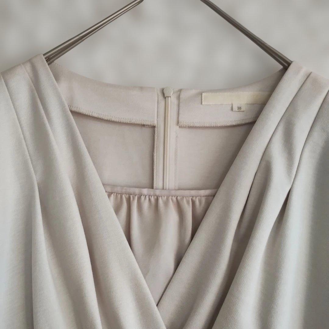 【ナチュラルビューティ】アイボリー Vネック 半袖 ひざ丈ワンピース38 5