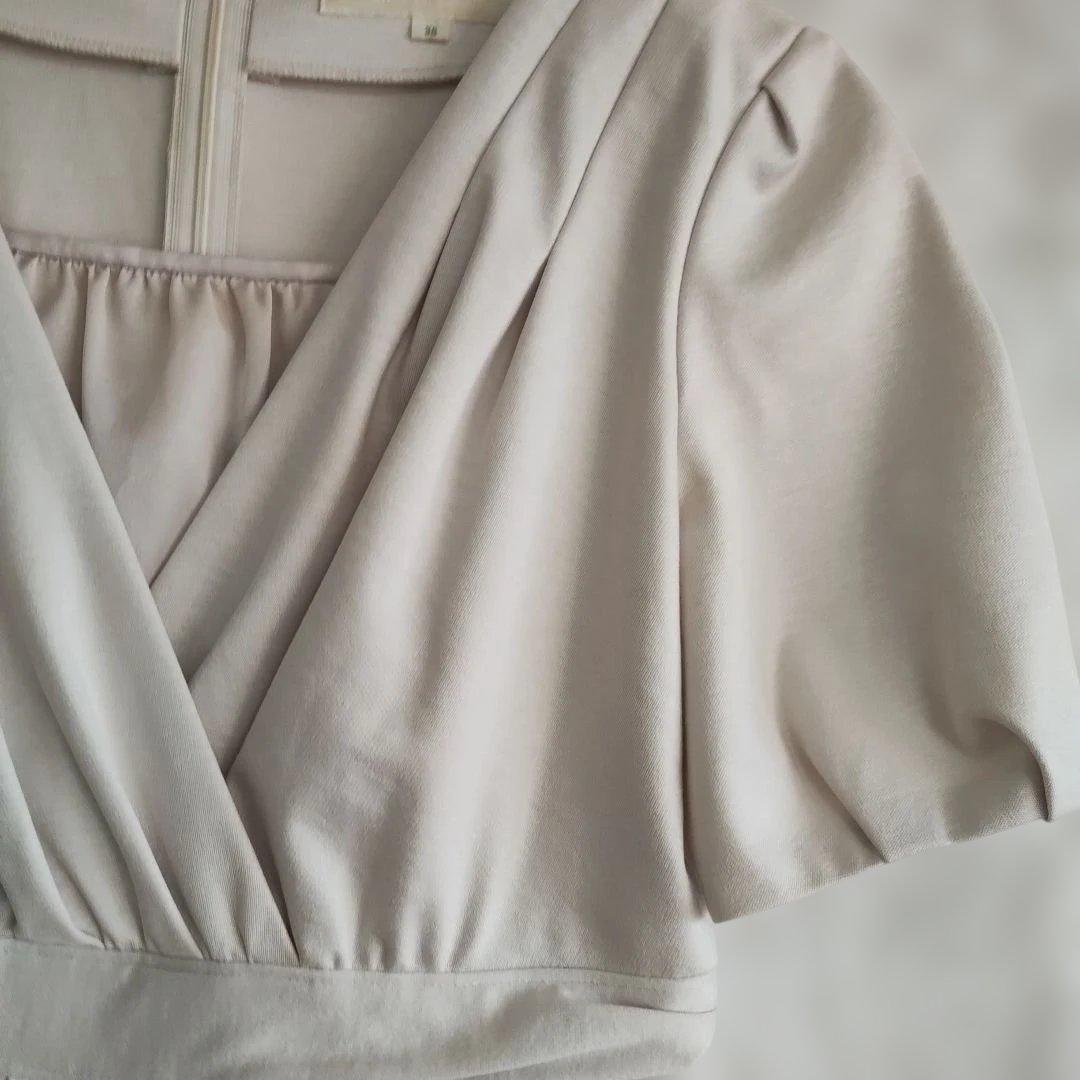 【ナチュラルビューティ】アイボリー Vネック 半袖 ひざ丈ワンピース38 9