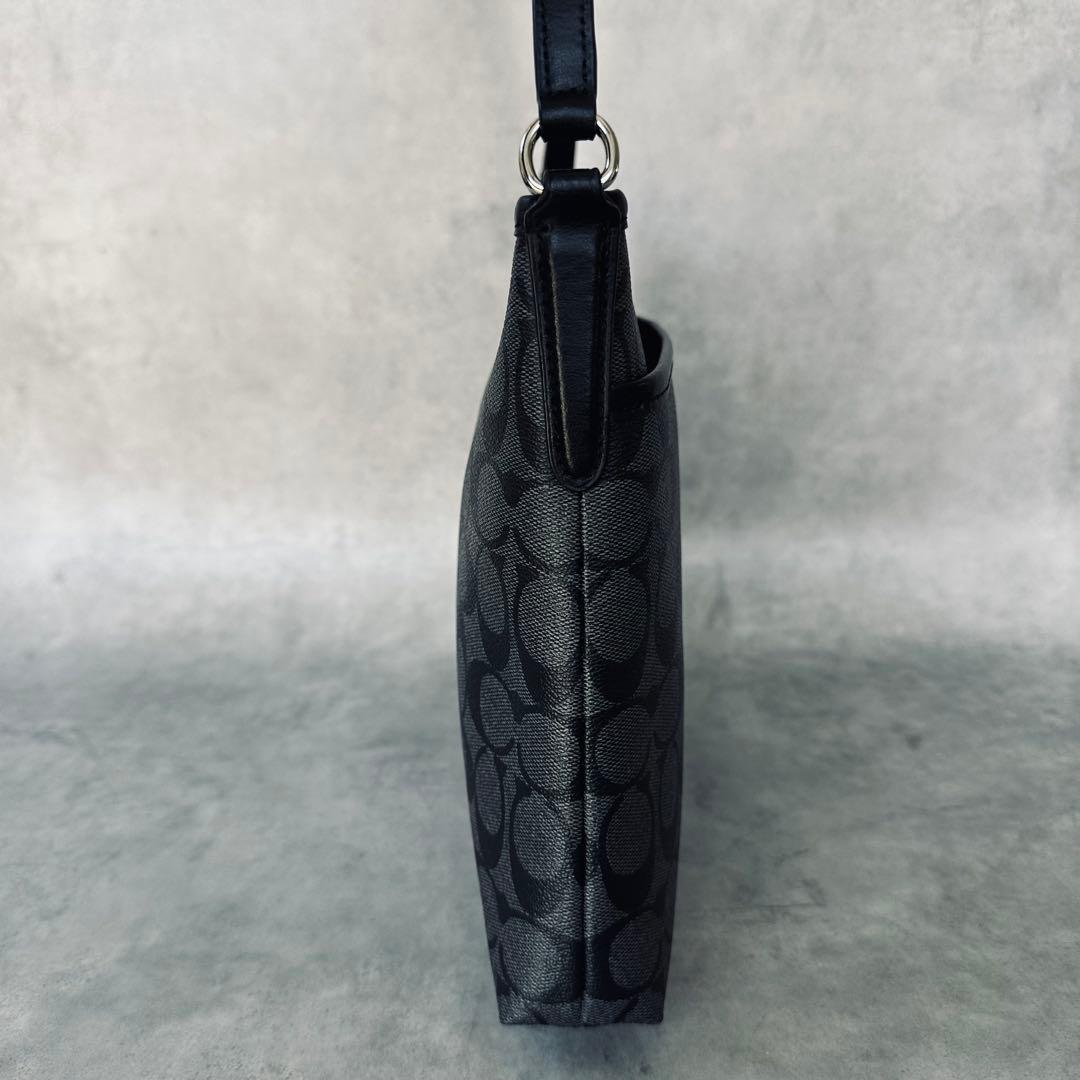 COACH Signature zip file xbody 4