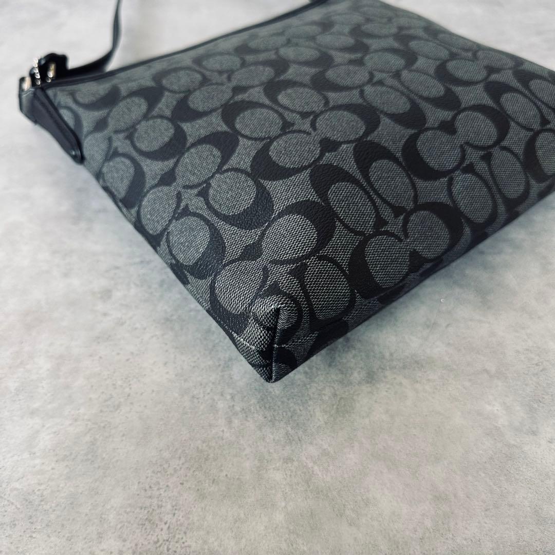 COACH Signature zip file xbody 10