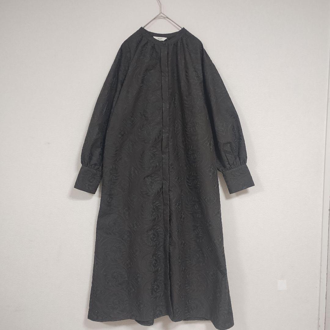 ビームスハート 黒い総刺繍入り 長袖ワンピース オーバーサイズ
