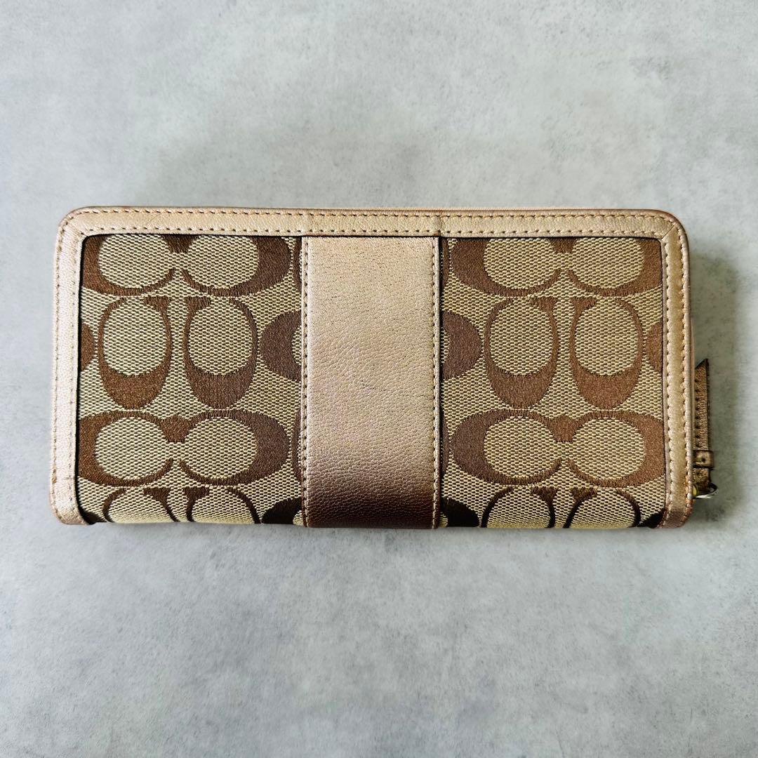 COACH シグネチャー ホースキャリッジ　ラウンドジップ長財布 2