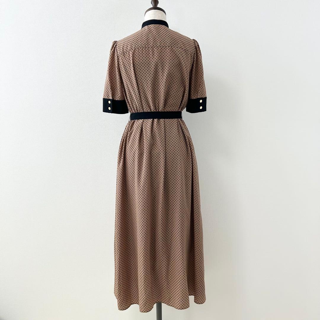 美品✨ルルウィルビー　デシンドットスタンドワンピース　ベージュ　2 5