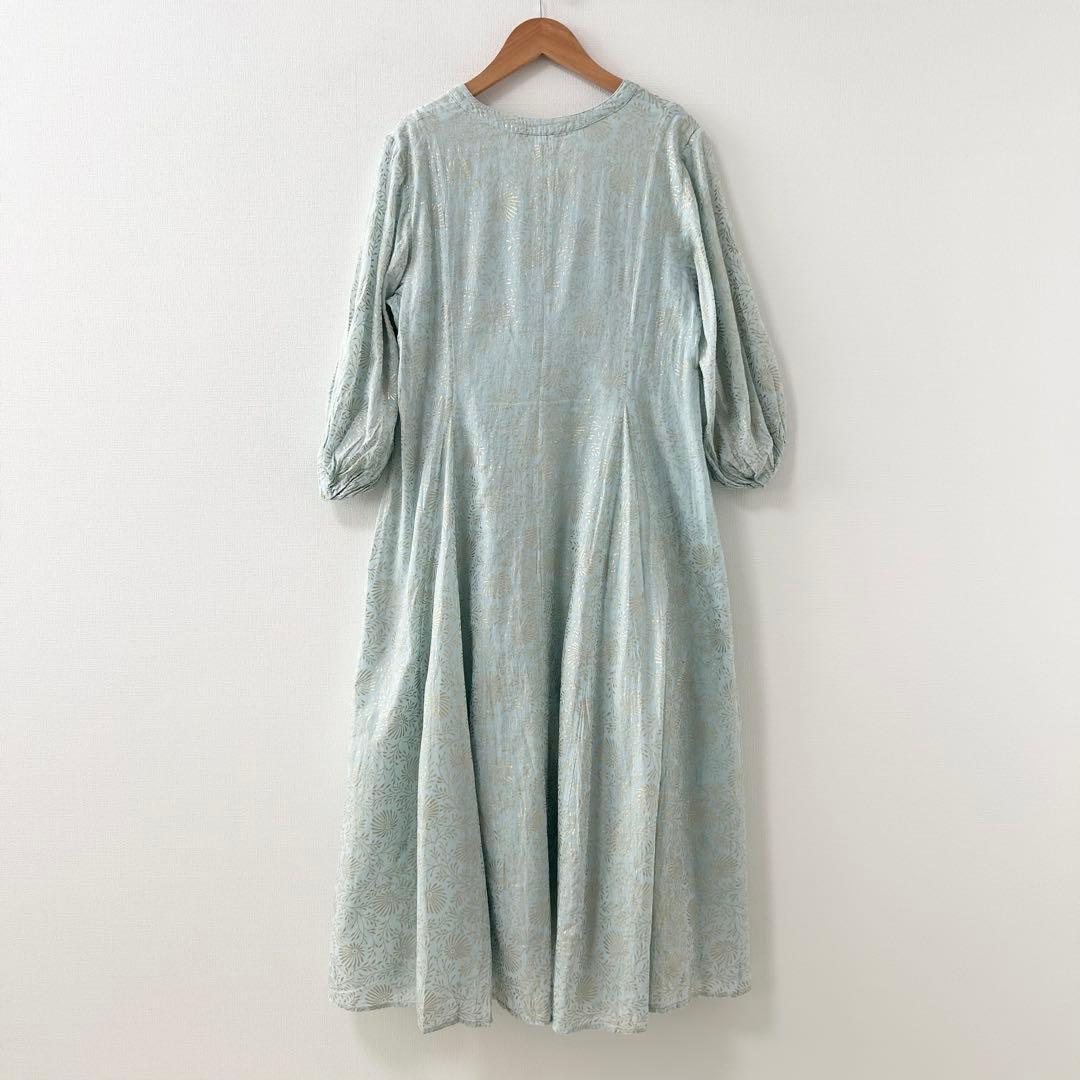 ヌキテパ　GOLD FLOWER PRINT PANEL DRESS ブルー 7