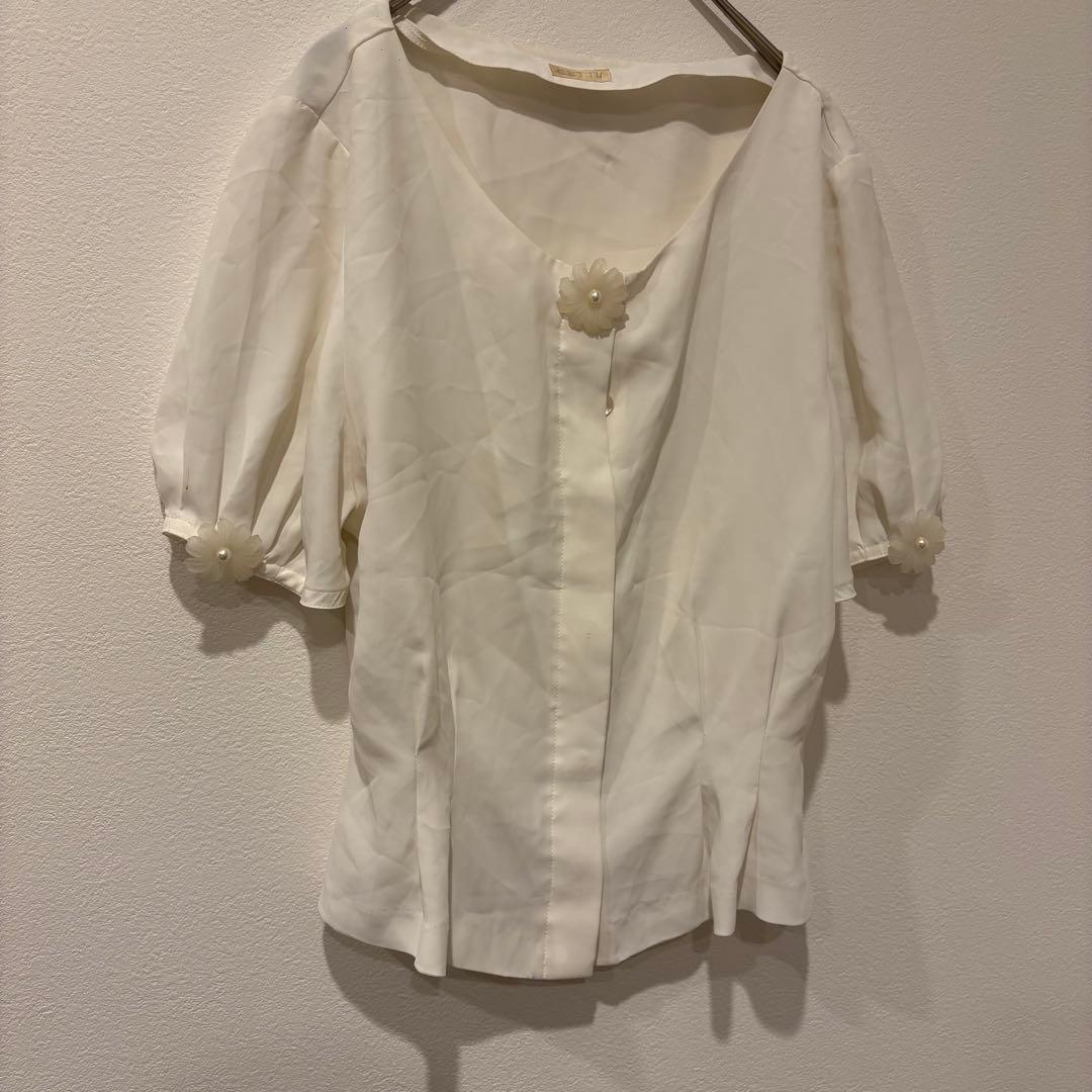 ケティ ブラウス 花モチーフ パール 半袖 アイボリー 白　M かわいい 3