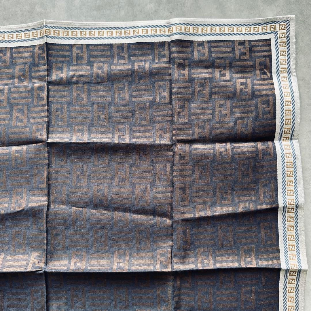 FENDI ズッカ柄　総柄　刺繍ロゴ ハンカチ 3