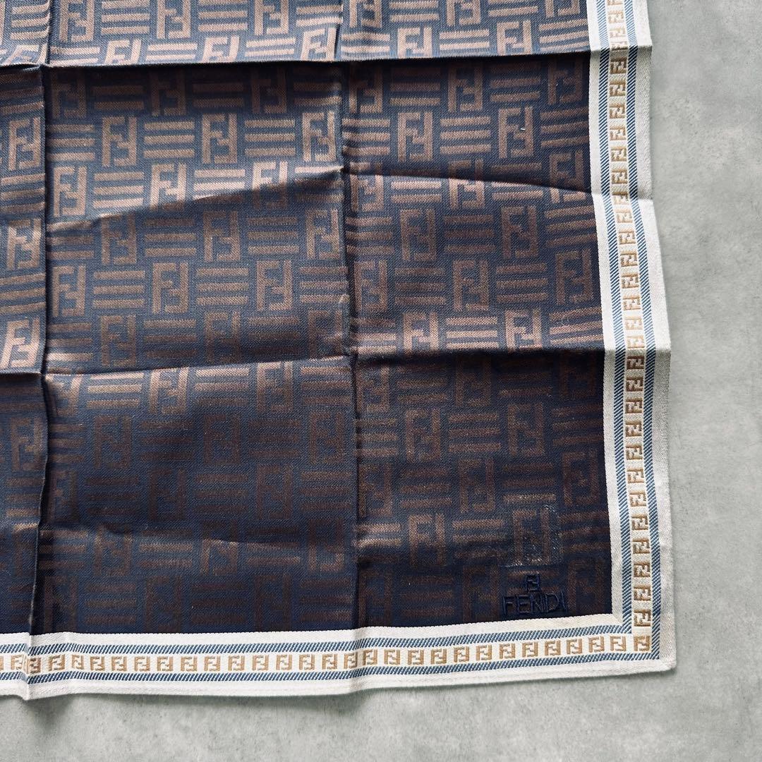FENDI ズッカ柄　総柄　刺繍ロゴ ハンカチ 4