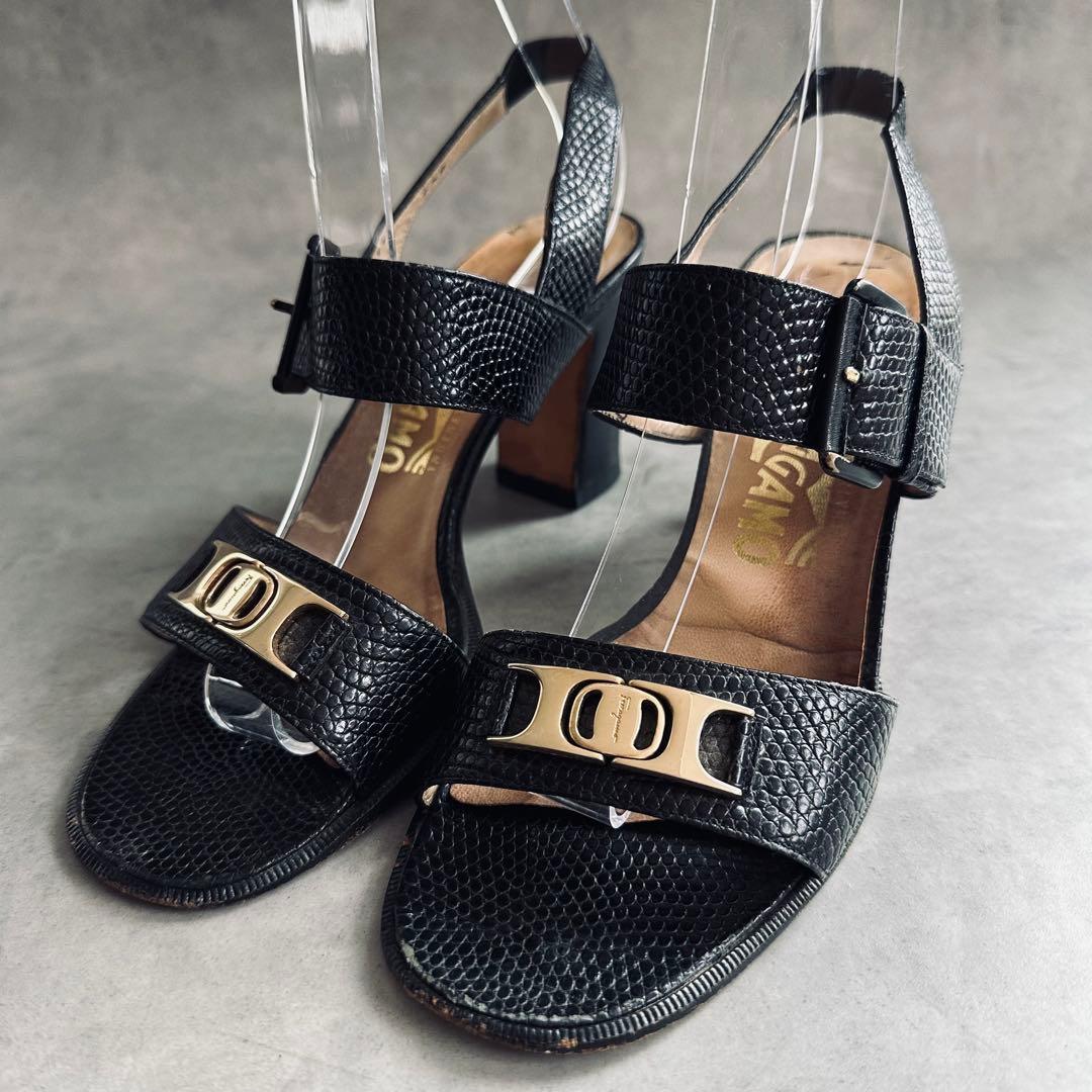 Salvatore Ferragamo リザード　ヴァラ　ストラップ　サンダル