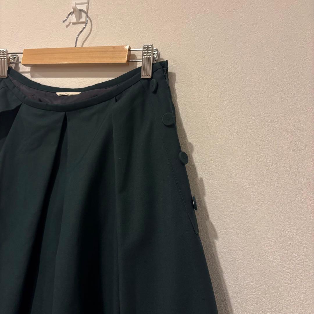 アウィーエフ フレアスカート 膝丈　タック ボタン グリーン 緑　38 M 3