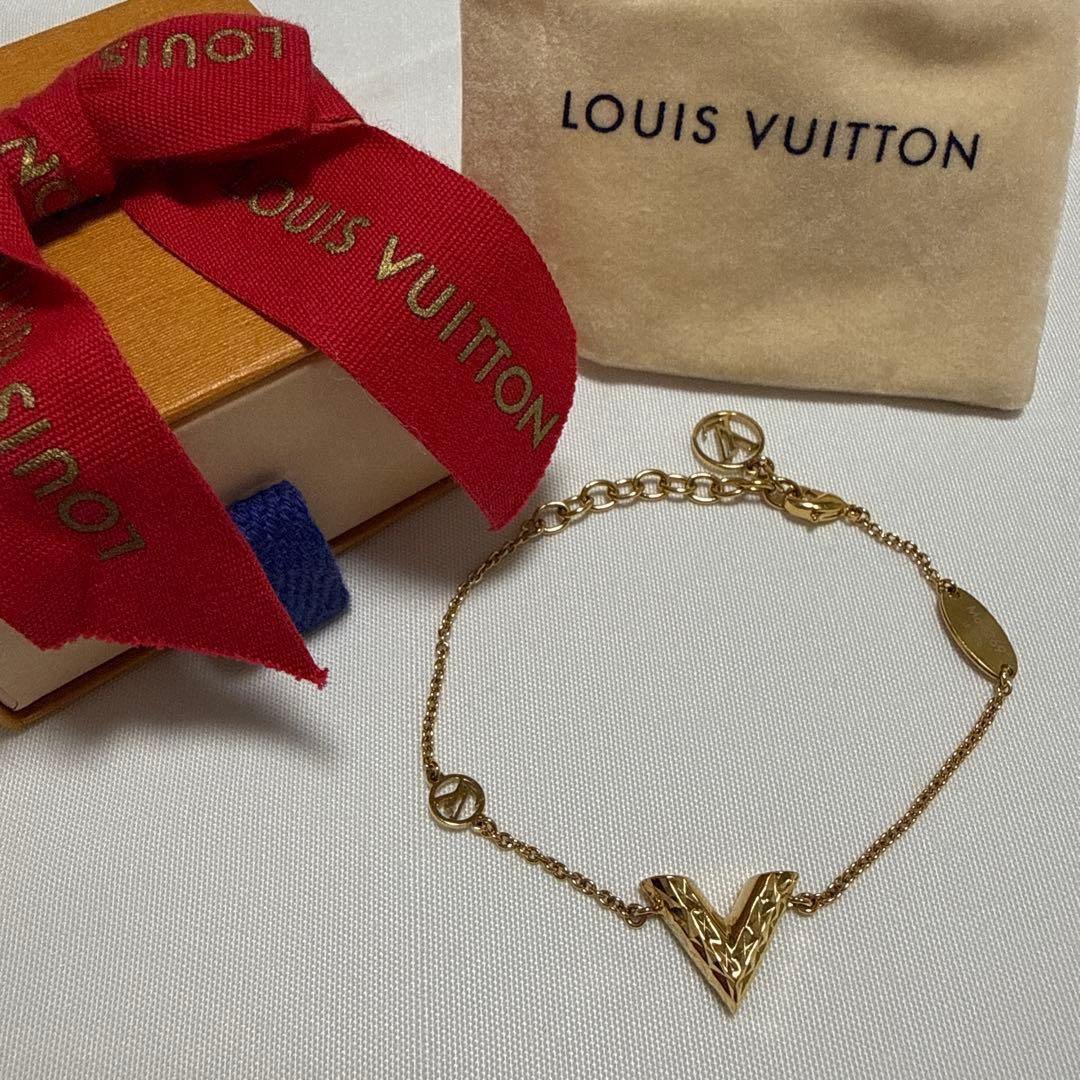 LOUIS VUITTON V字型ブレスレット