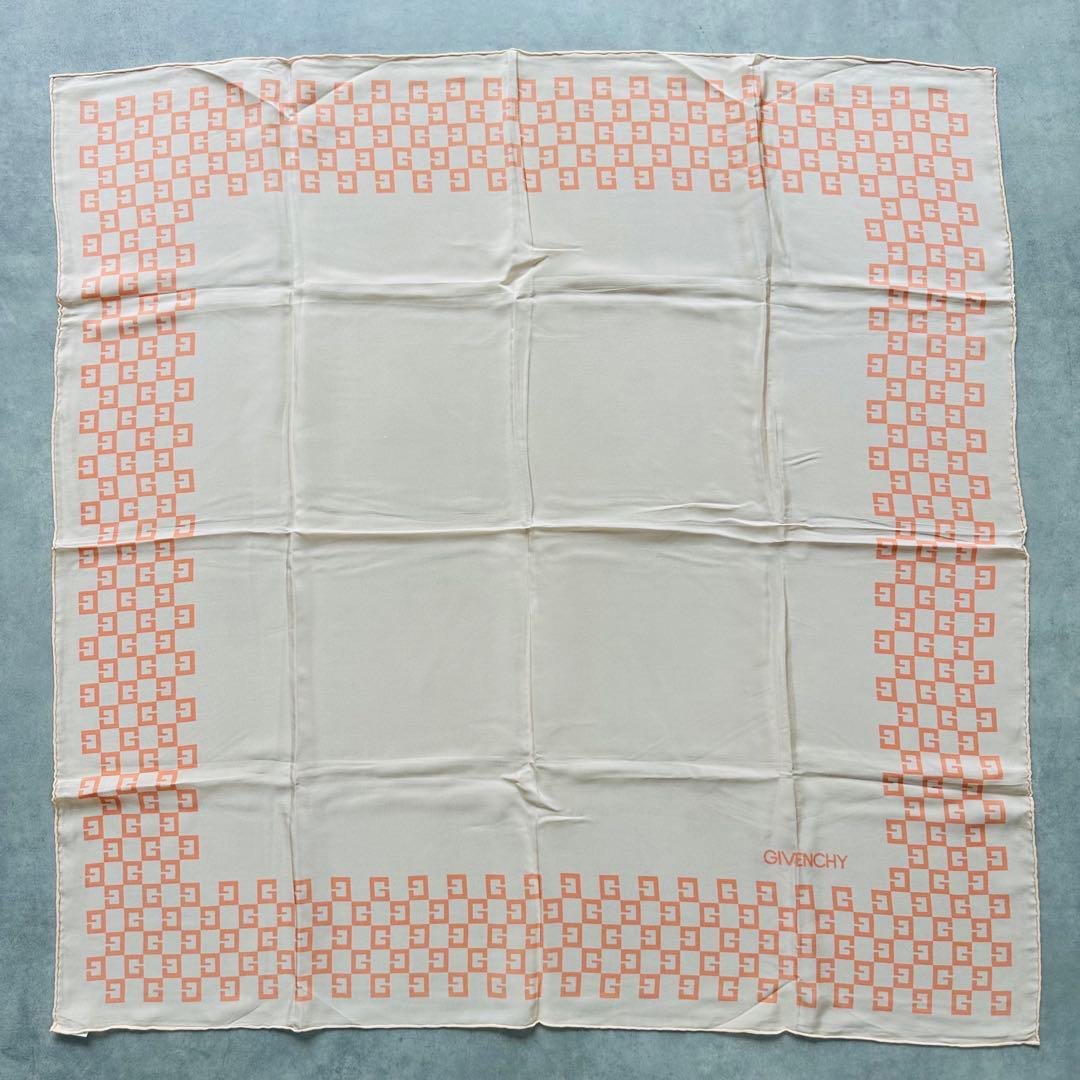 GIVENCHY Gロゴ 幾何学模様 シルクスカーフ　ベージュ系