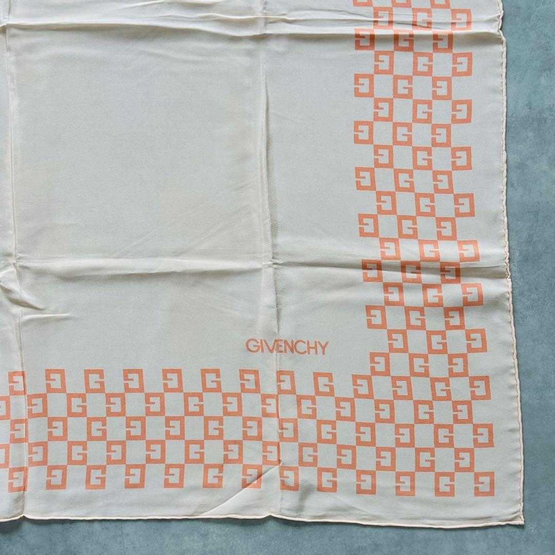 GIVENCHY Gロゴ 幾何学模様 シルクスカーフ　ベージュ系 4