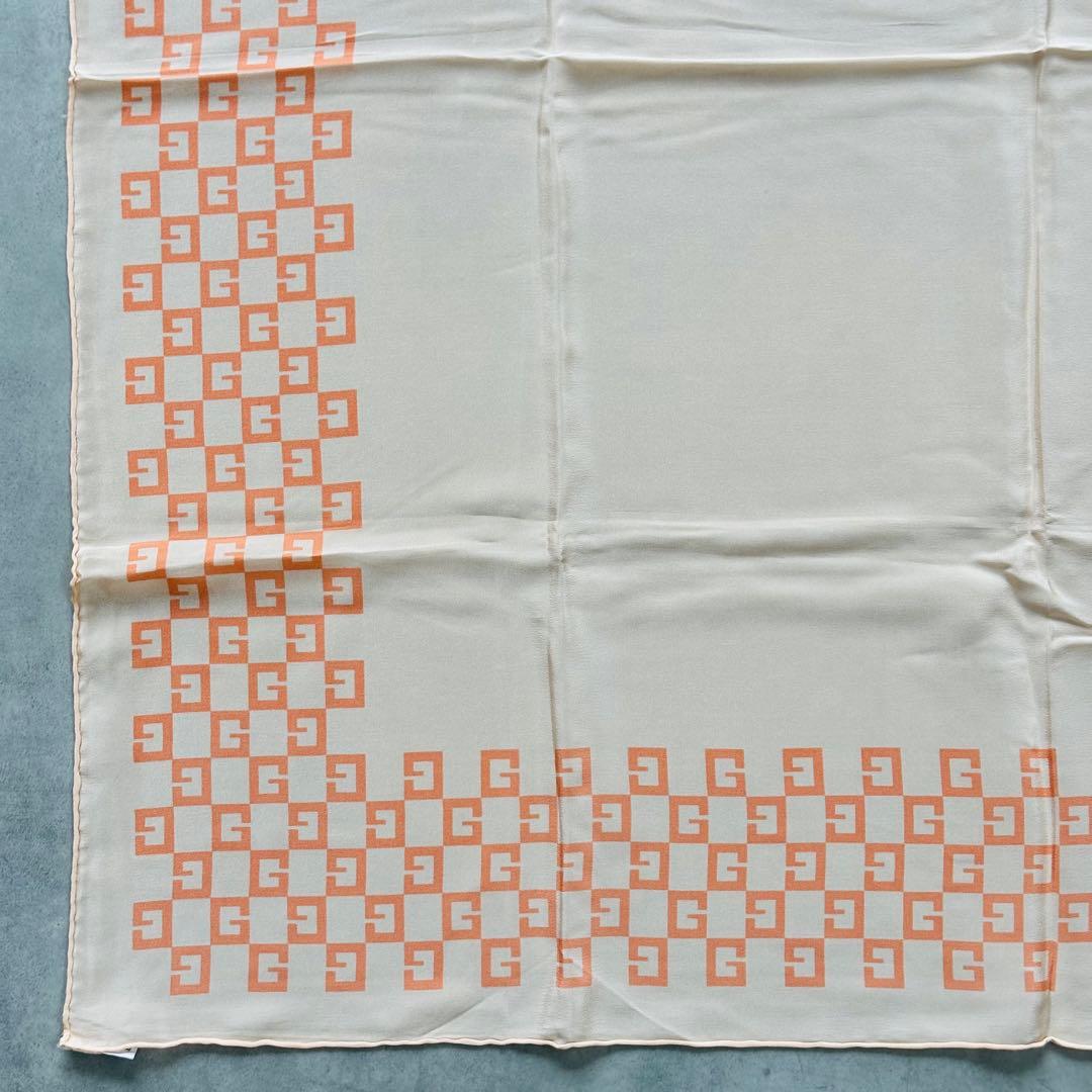 GIVENCHY Gロゴ 幾何学模様 シルクスカーフ　ベージュ系 5