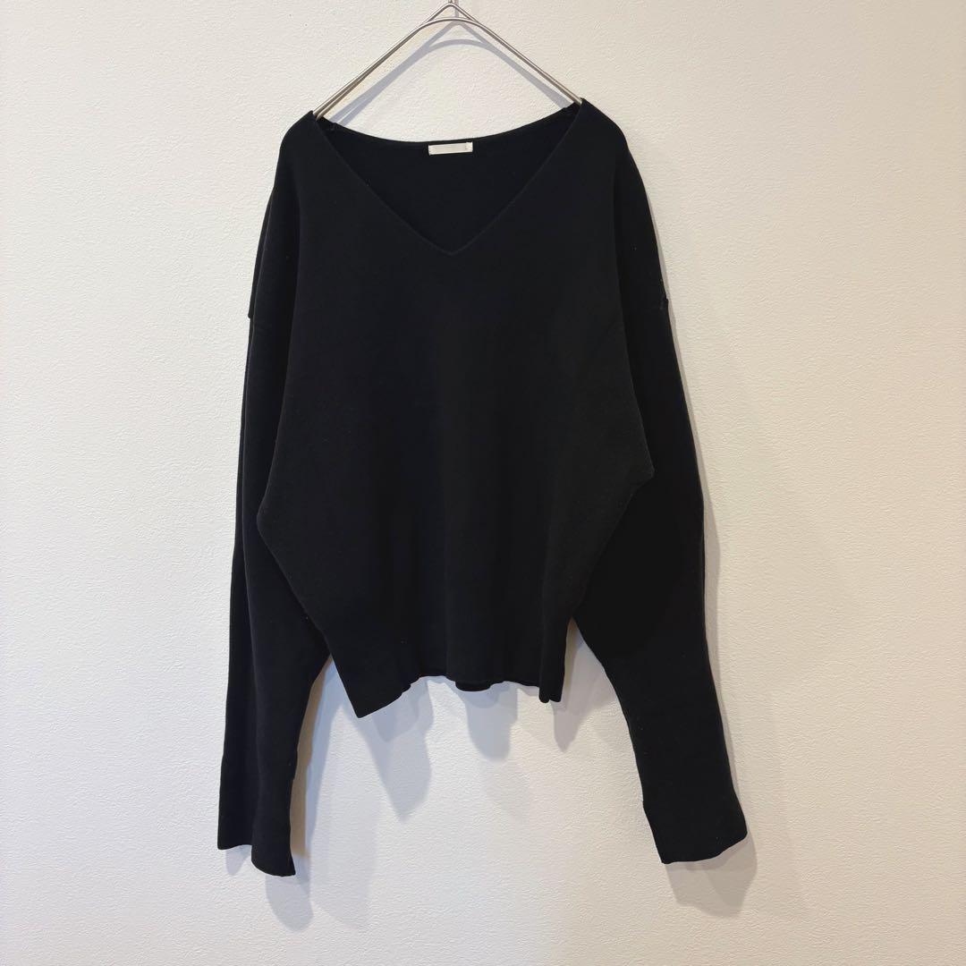 GU ニットセーター 長袖 ブラック 黒　Lサイズ　無地　Ｖネック　カジュアル