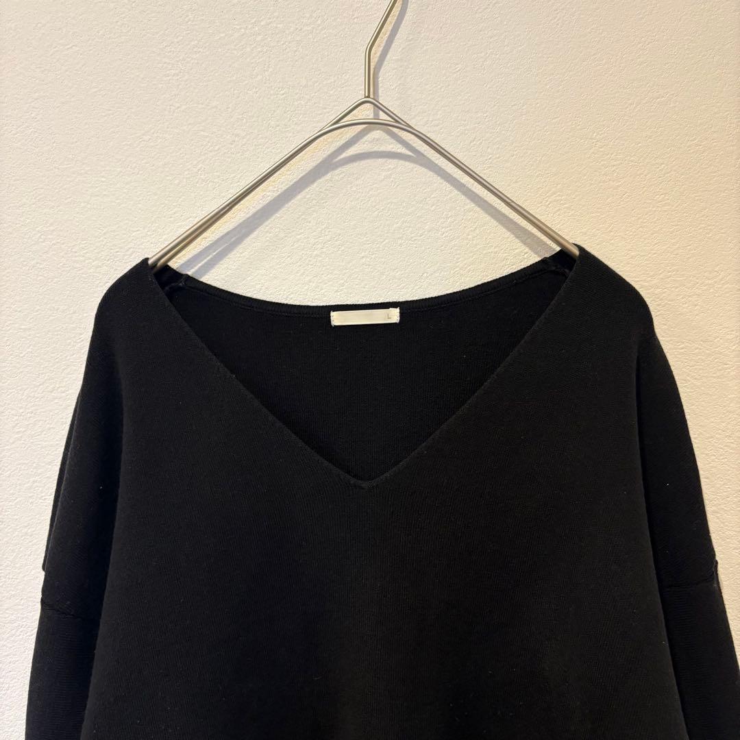 GU ニットセーター 長袖 ブラック 黒　Lサイズ　無地　Ｖネック　カジュアル 2