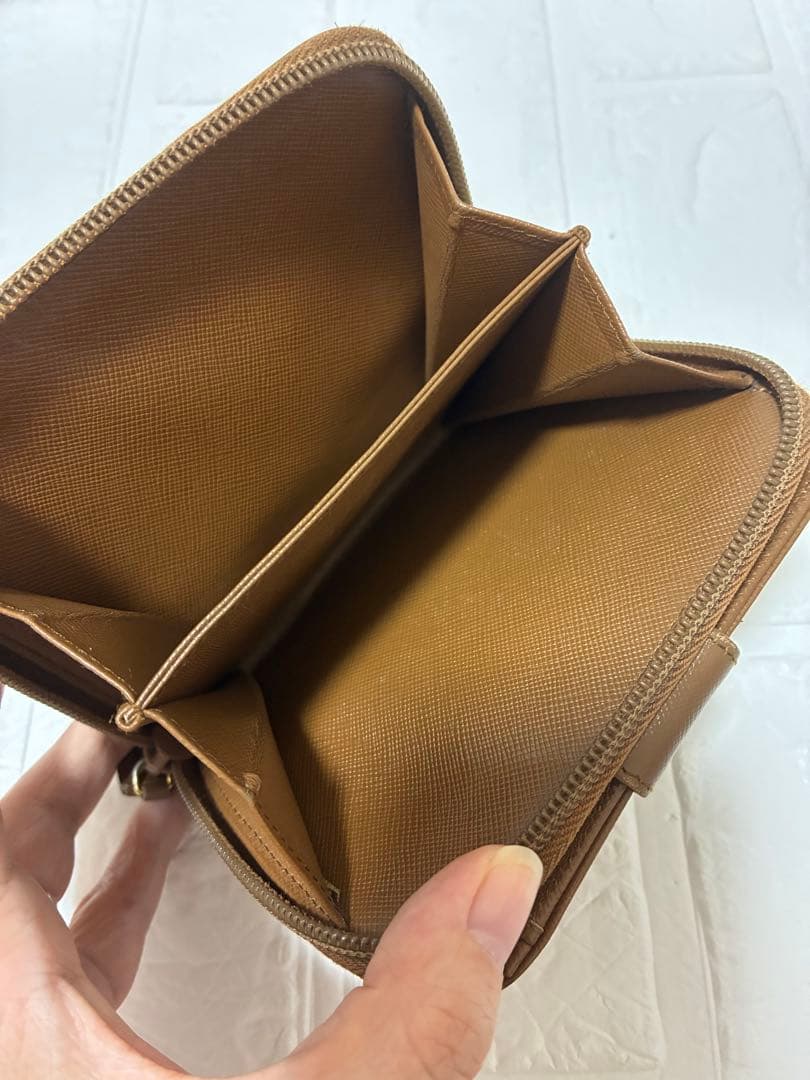 PRADA ブラウン 二つ折り財布　サフィアーノ　三角ロゴ 10