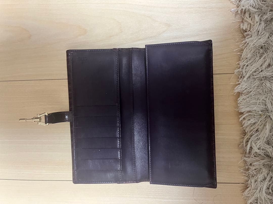 Gucciダークパープル エンボスロゴ 長財布 5