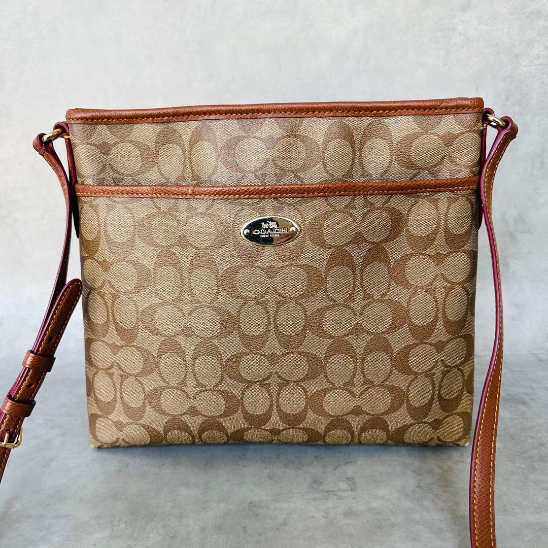 COACH Signature Zip Shoulder Bag 2