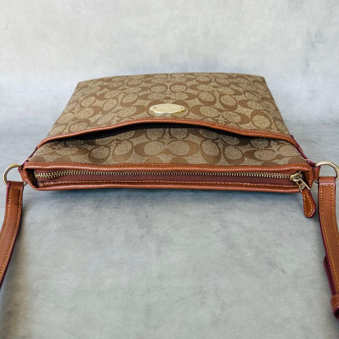 COACH Signature Zip Shoulder Bag 6