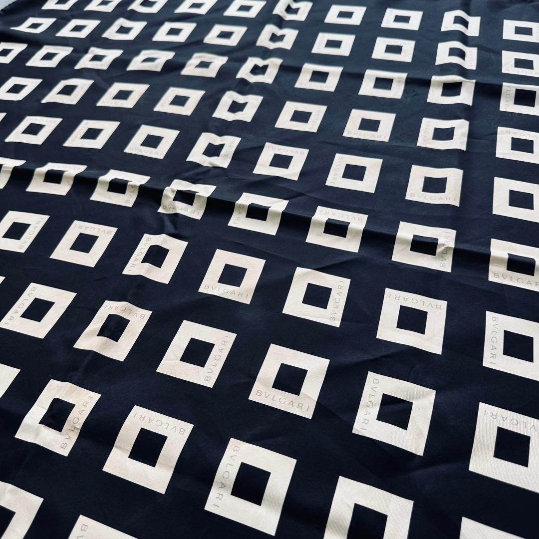 BVLGARI Quadrato クアドラート シルクスカーフ 8