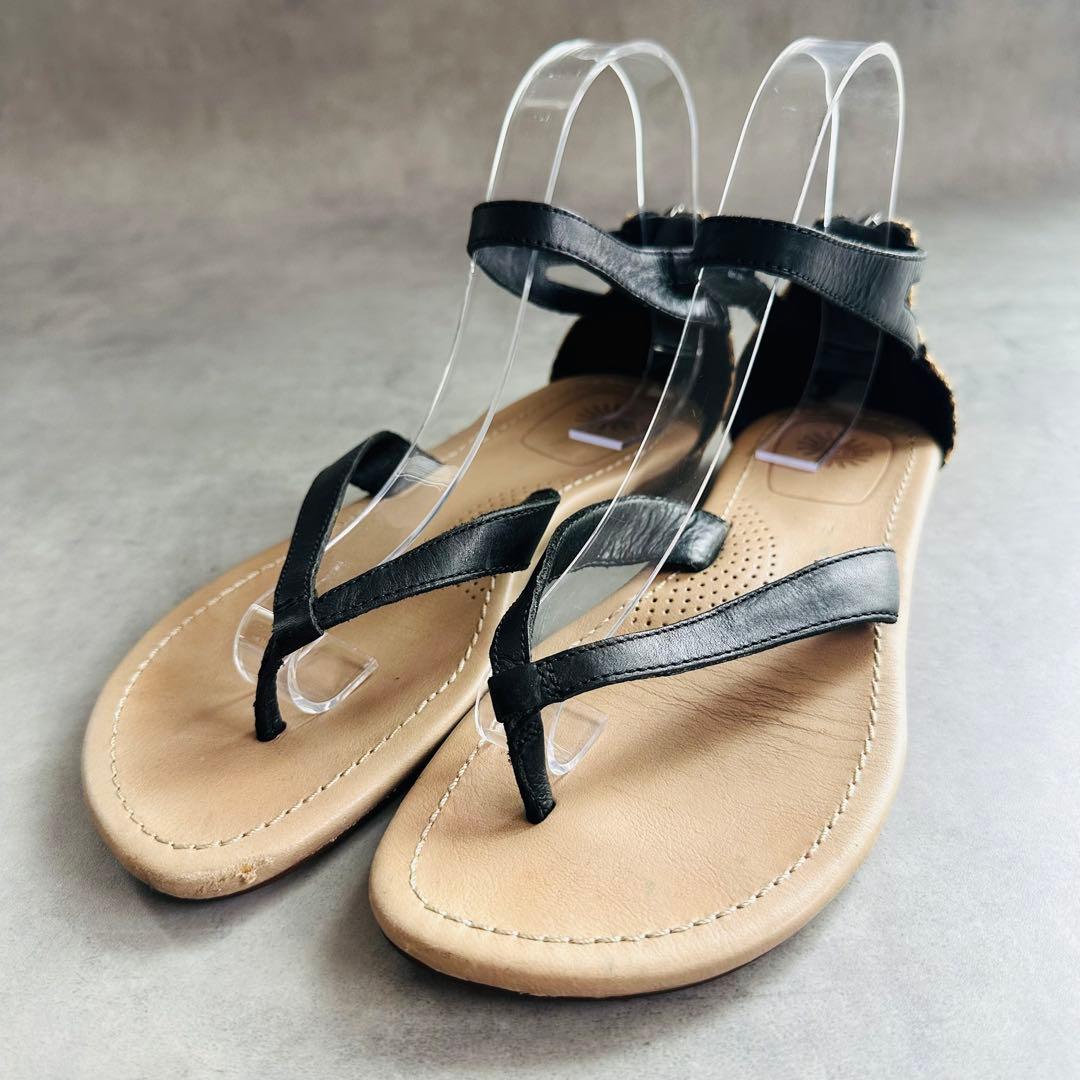 UGG Tarra（タラ） トングサンダル　ビーチサンダル 2
