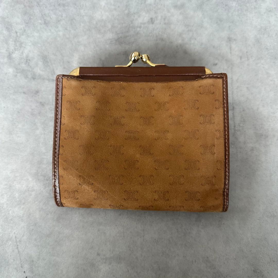 CELINE トリオンフ　がま口　二つ折り財布　ヌバック　キャメル 2