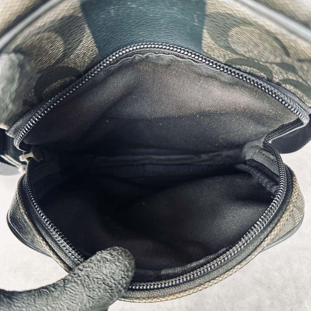 COACH Heritage Striped Flight Bag 17