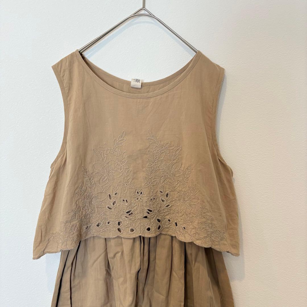 .アールピーエス 刺繍　ノースリーブワンピース 綿100％ ベージュ Mサイズ 2