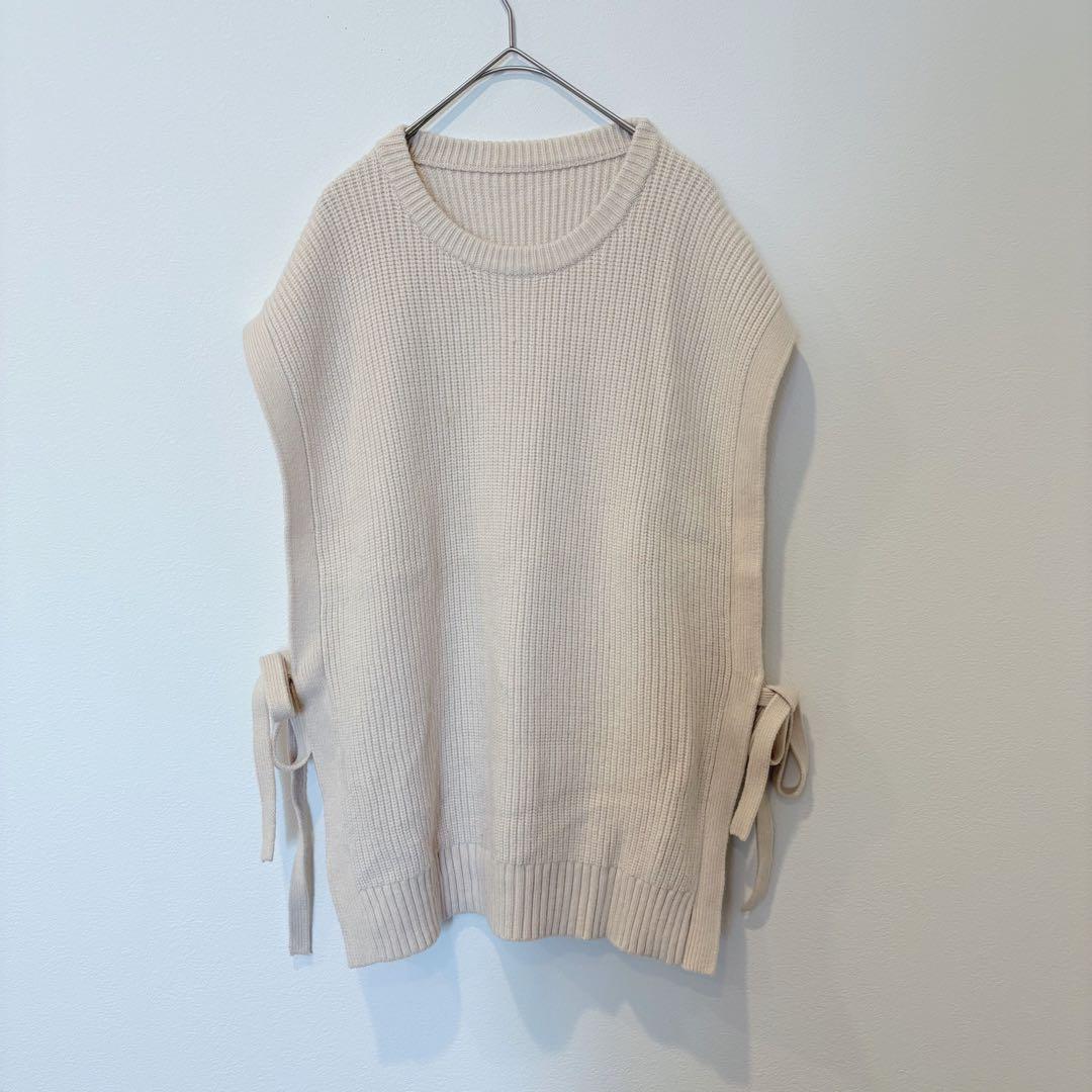 アズールエンカント ニットベスト アイボリー　ベージュ M リボン　ノースリーブ
