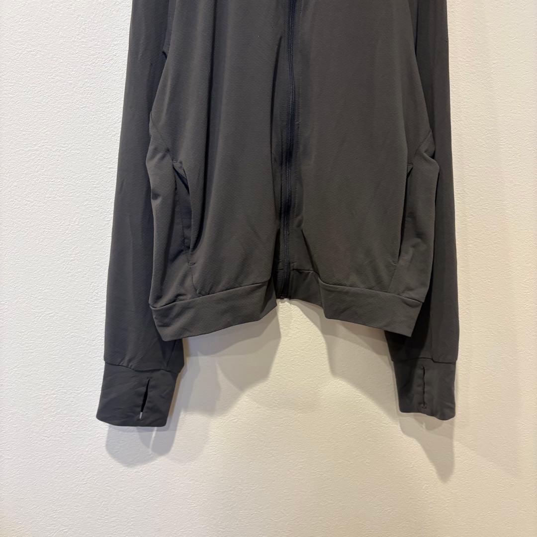 ユニクロ エアリズム パーカー　ストレッチ グレー M 長袖 UVカット 速乾 3