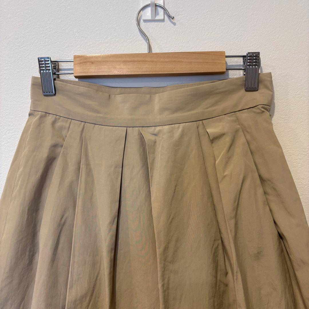 マカフィー フレアスカート ひざ丈 タック　ベージュ 日本製 34 S ブラウン 2