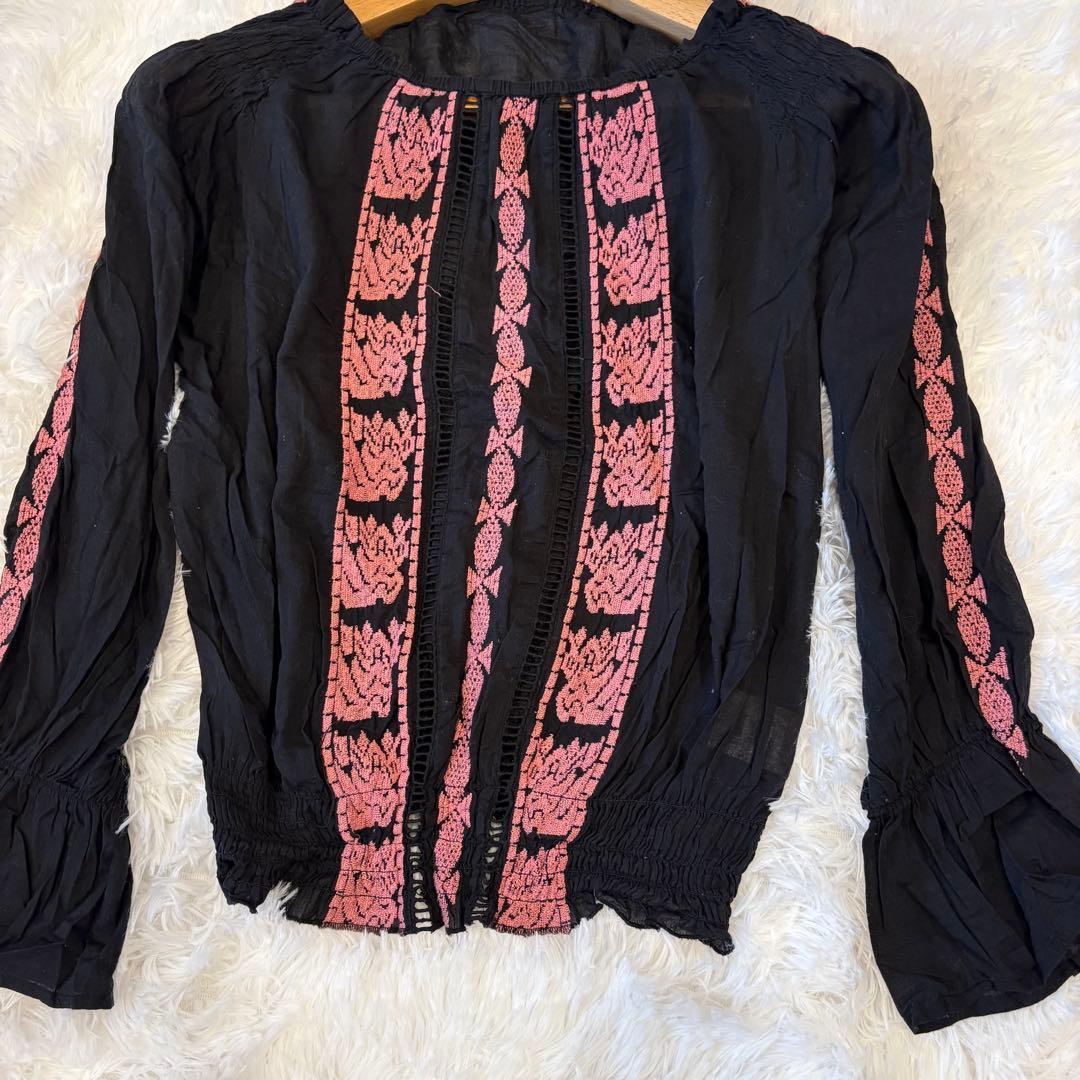 .ミスティック 刺繍 シアーブラウス 透け感 フレア　黒 ブラック　ピンク 2