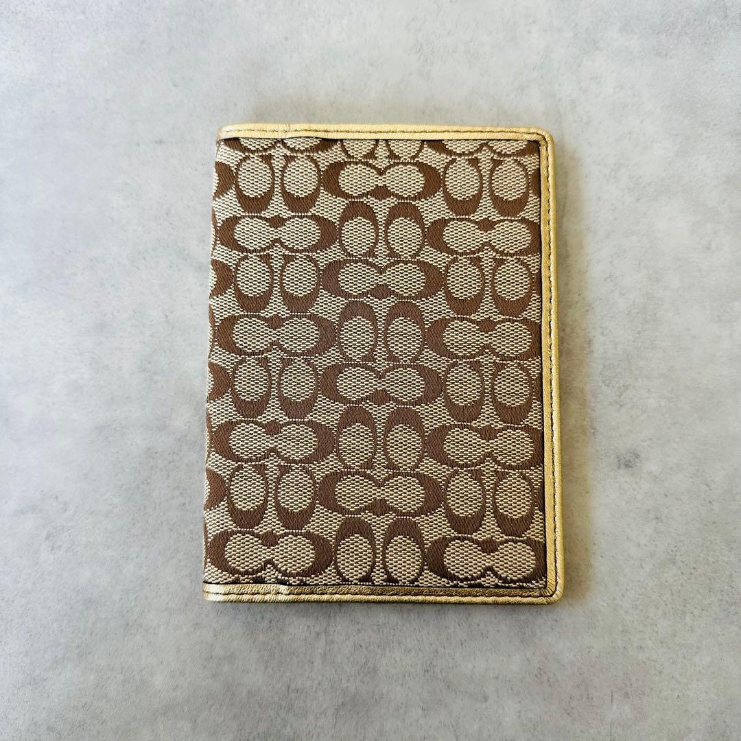 未使用✨COACH Signature Passport Case GOLD 2