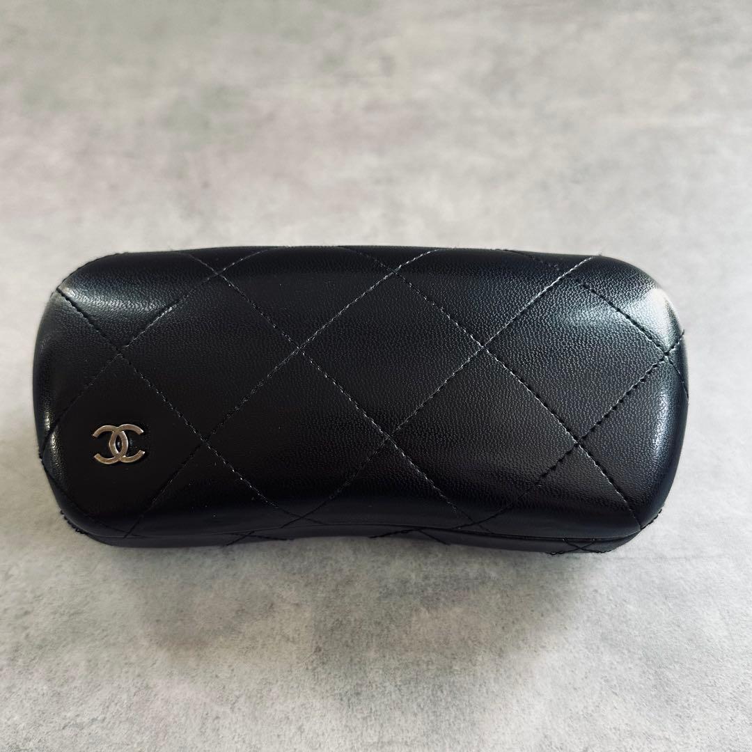 CHANEL ココマーク マトラッセ キルティング メガネケース　②