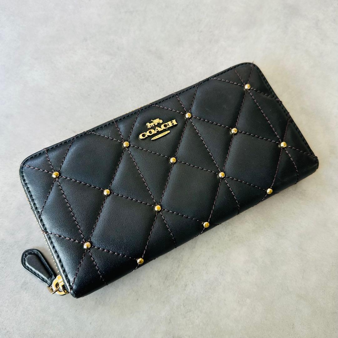 COACH キルティングレザー スタッズ アコーディオン ジップ ウォレット 黒 4