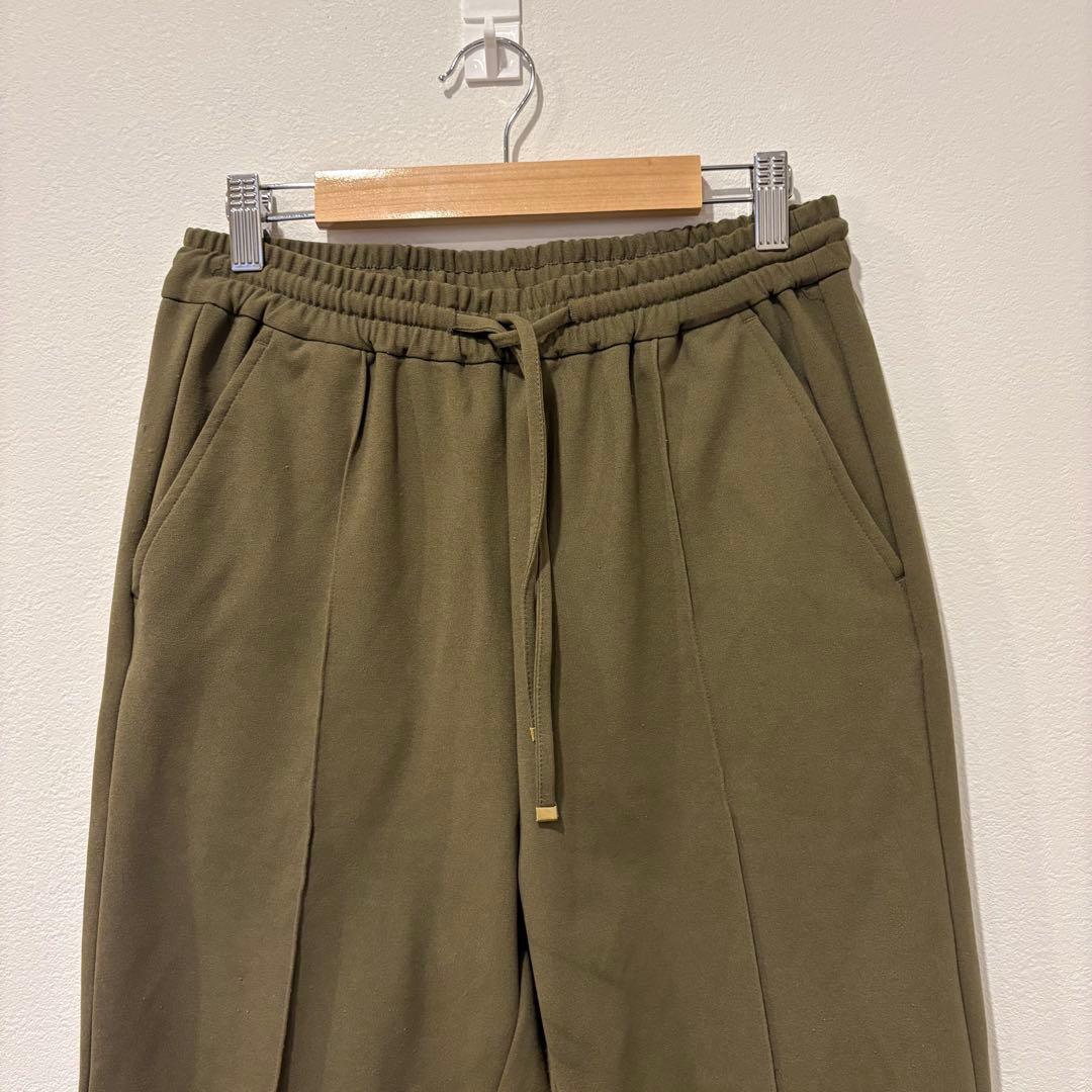 グローブ イージーパンツ センタープレス カーキ L ストレッチ テーパード 2