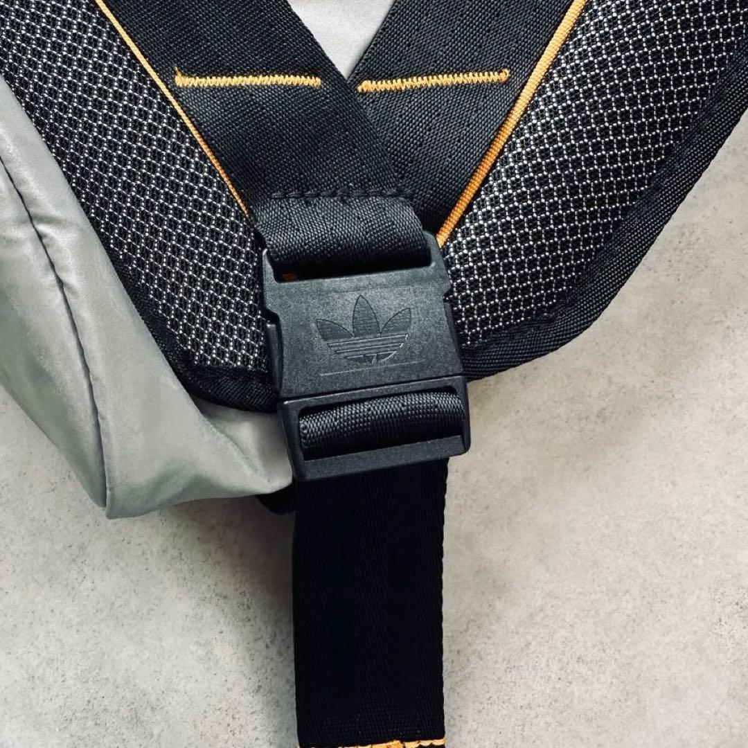 archive adidas Metallic silver Sling Bag 10