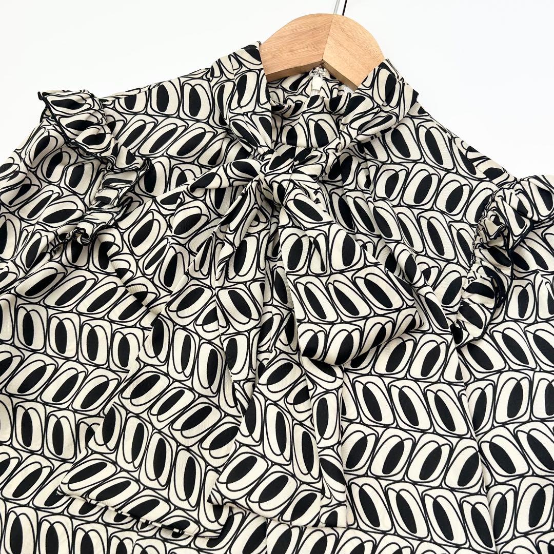 Sov. ソブ　ボウタイブラウス　幾何学模様　38 3