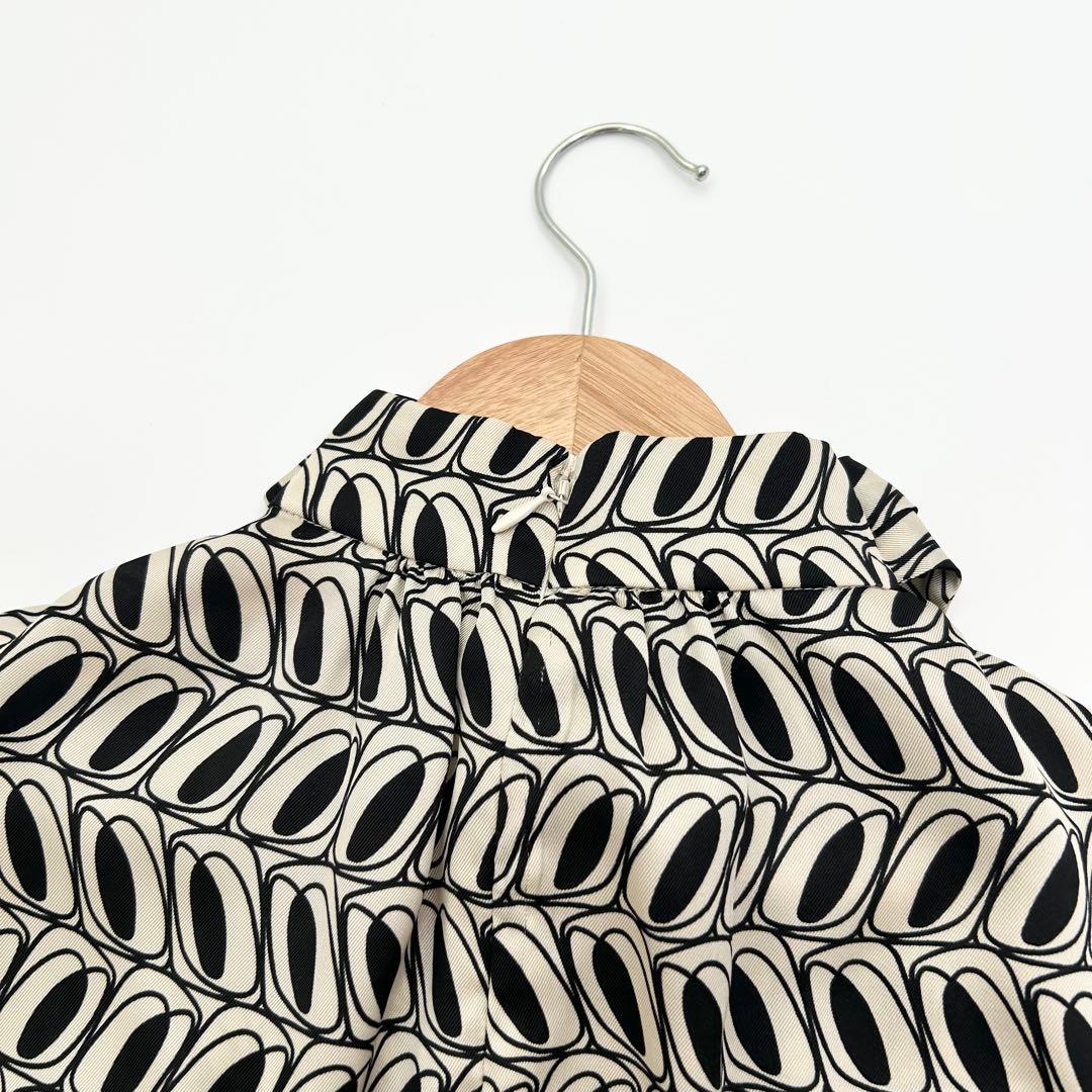 Sov. ソブ　ボウタイブラウス　幾何学模様　38 6