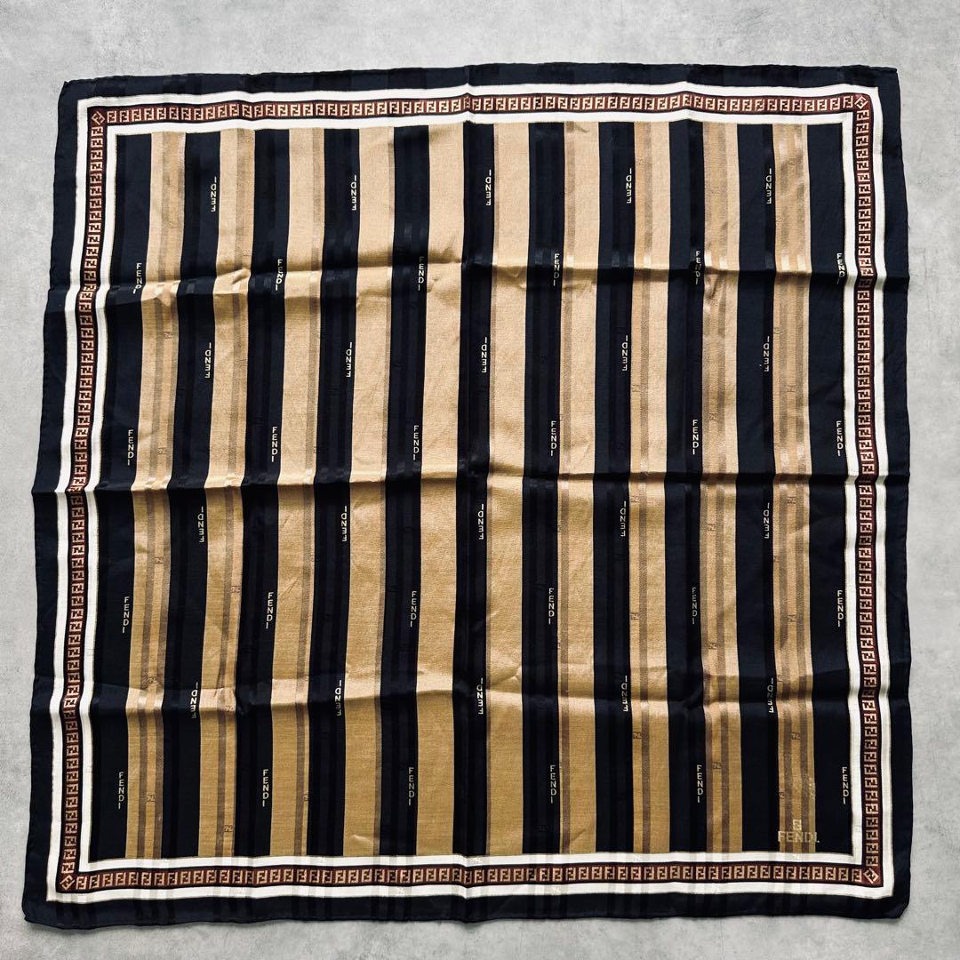 FENDI ストライプ ロゴ ハンカチ 金 黒 ゴールド ブラック