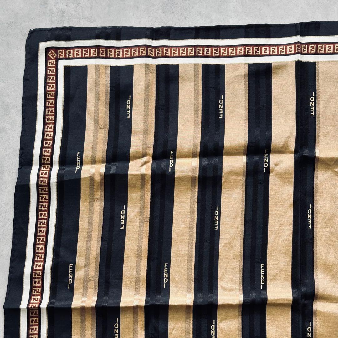FENDI ストライプ ロゴ ハンカチ 金 黒 ゴールド ブラック 2