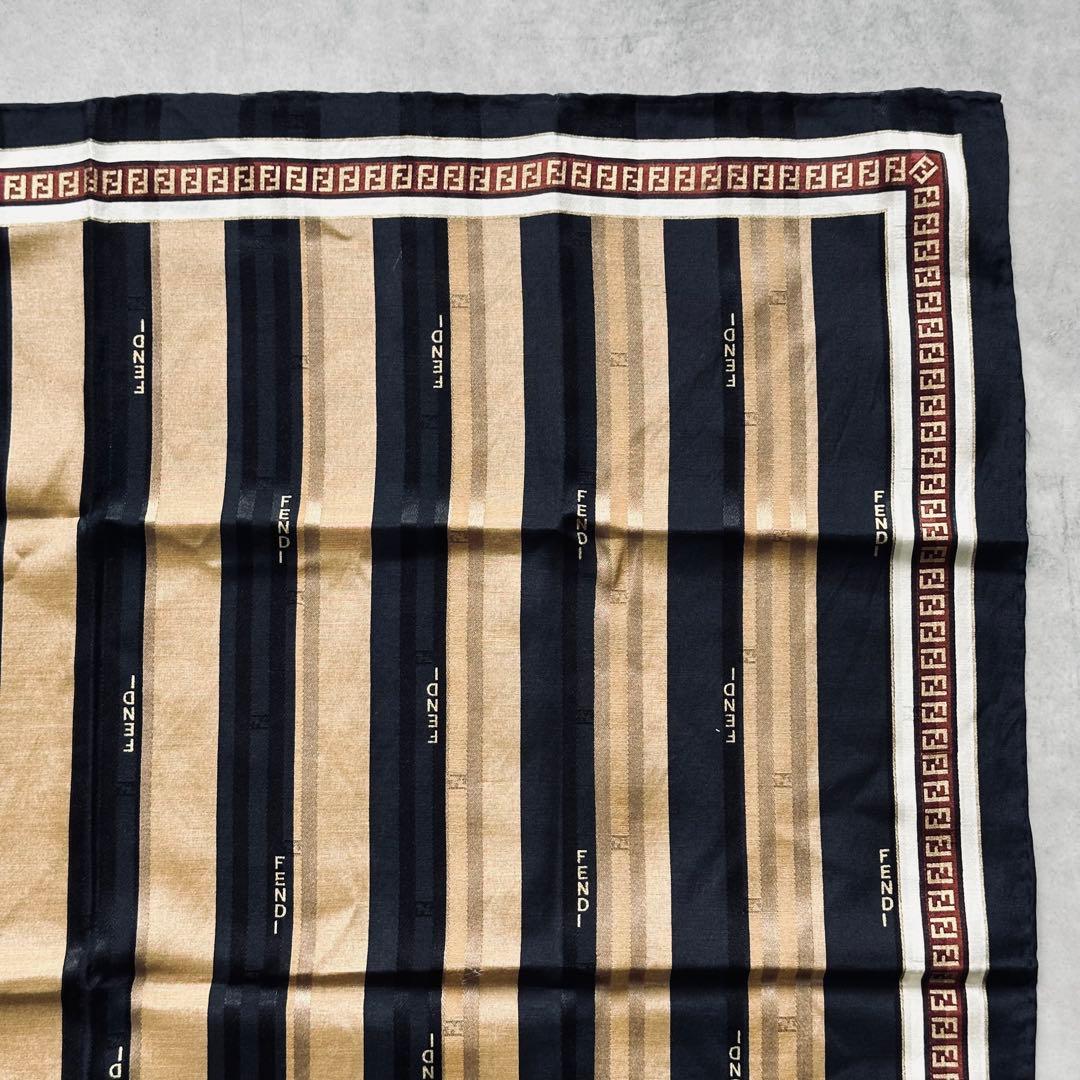 FENDI ストライプ ロゴ ハンカチ 金 黒 ゴールド ブラック 3