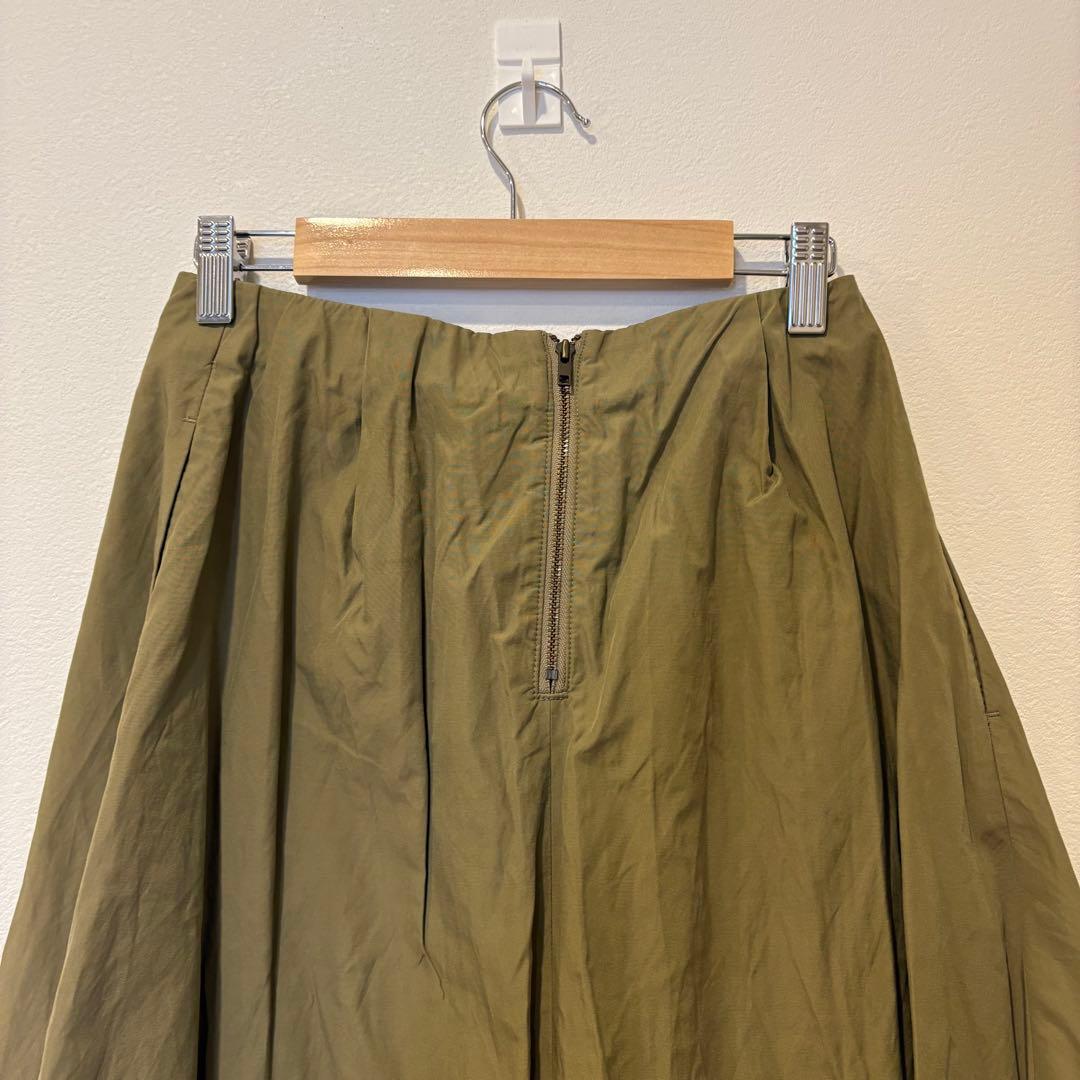 マカフィー フレアスカート ロング タック カーキ　緑　34 M ゆったり　無地 5