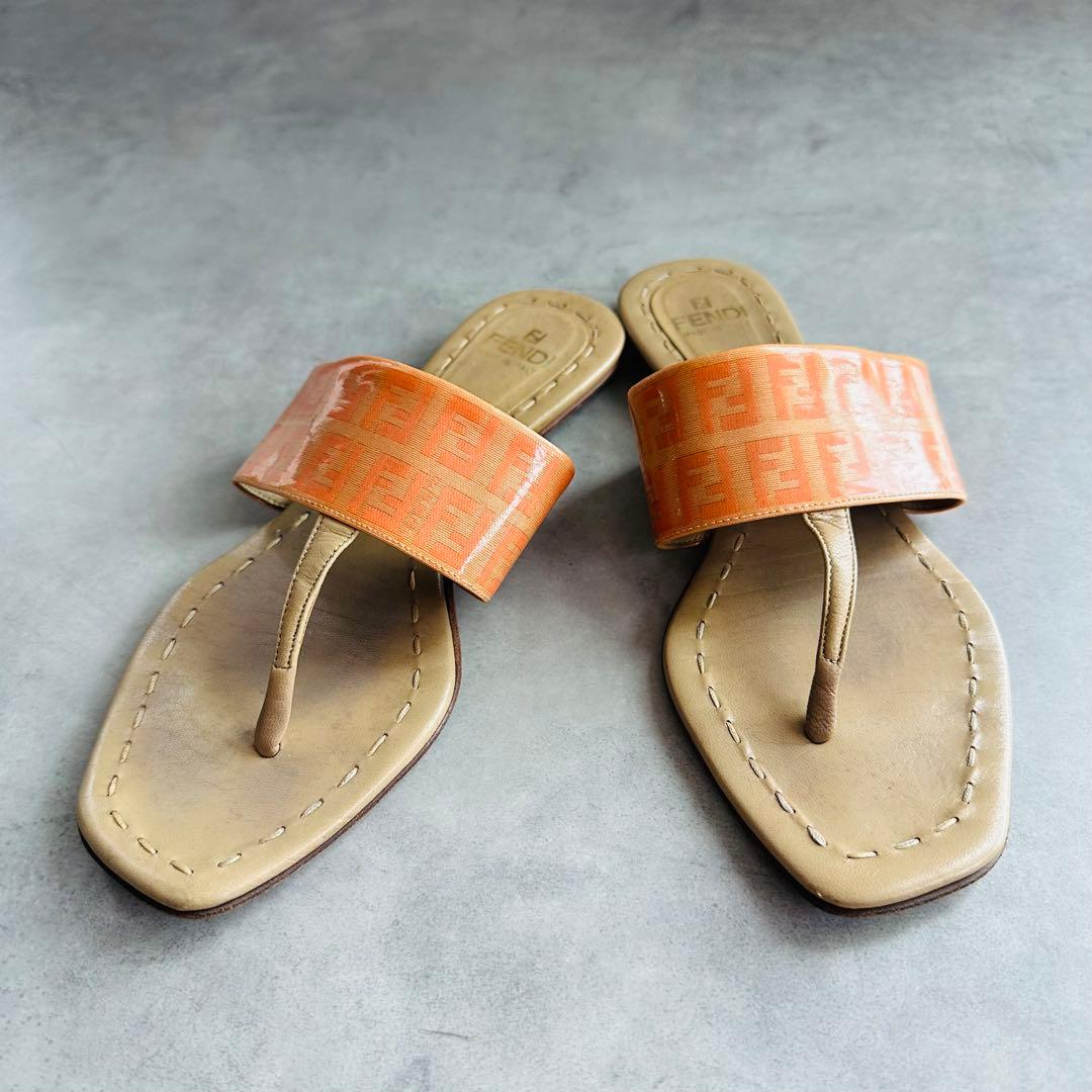 FENDI ズッカ　パテントレザー　トングサンダル　オレンジ 4