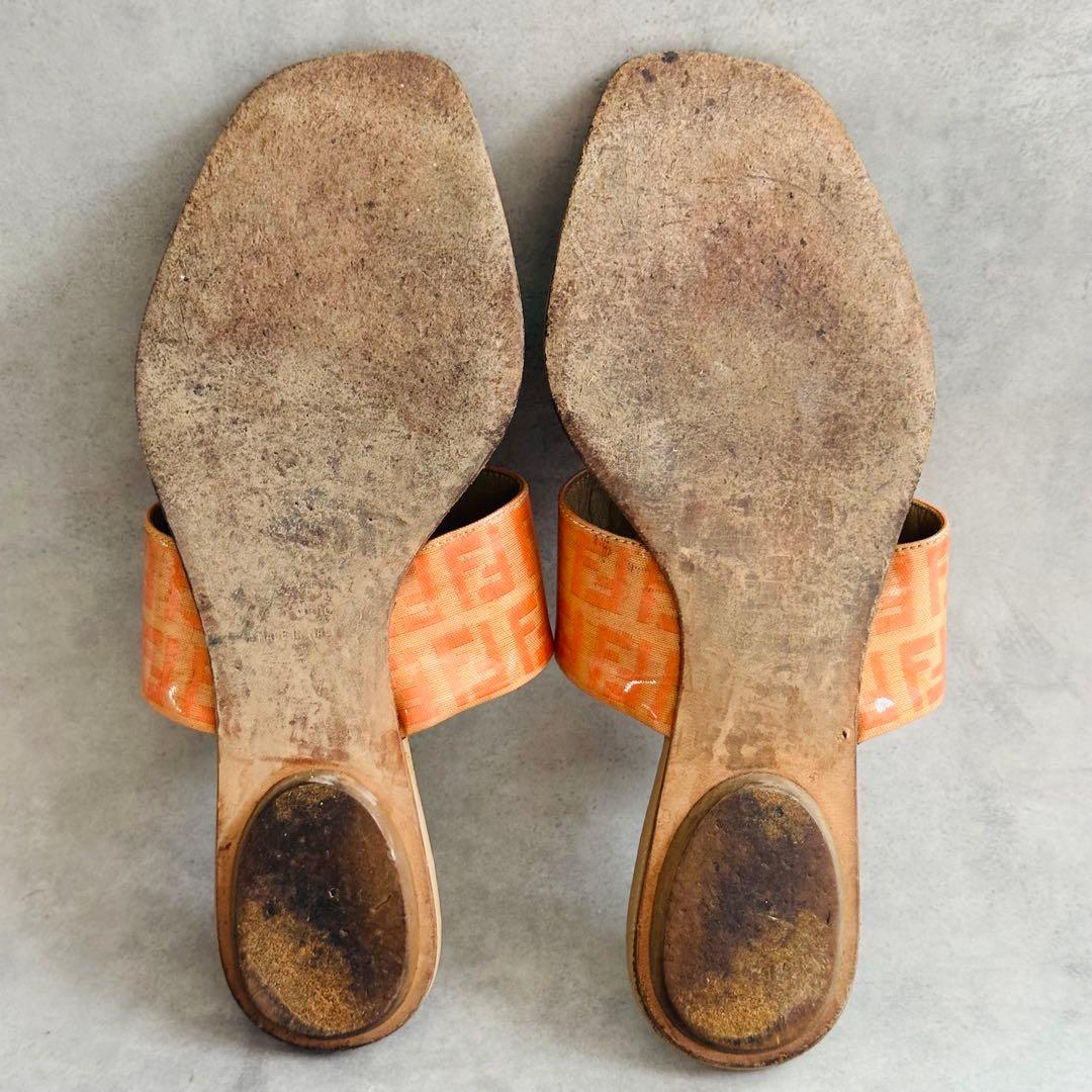 FENDI ズッカ　パテントレザー　トングサンダル　オレンジ 6