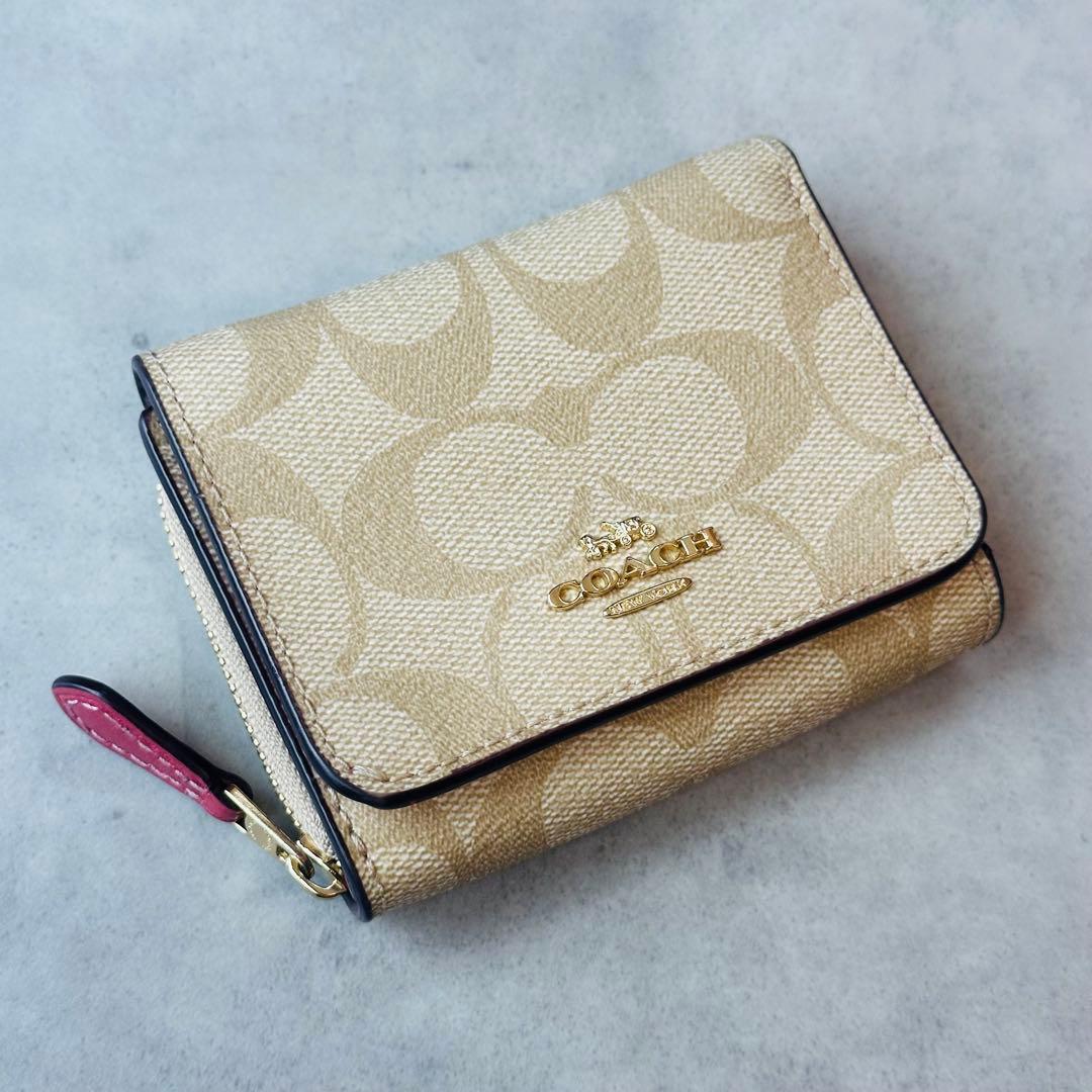 COACH ミニ トライフォールド ウォレット・シグネチャー キャンバス　② 3