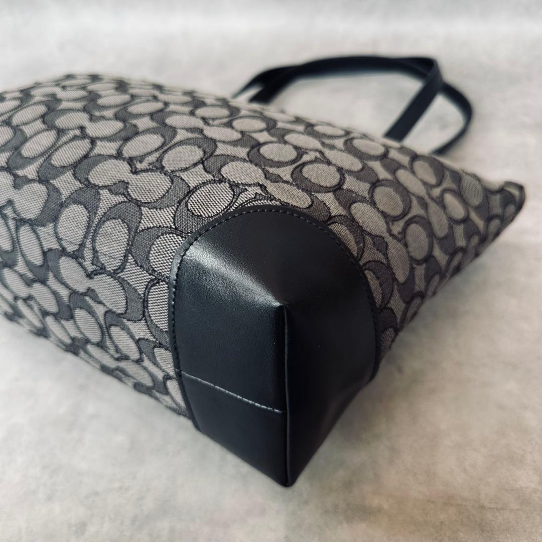 COACH Signature Tote Bag One Shoulder 9