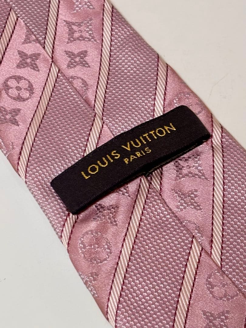 LOUIS VUITTON BIGモノグラム柄　ピンクストライプ　シルクネクタイ
