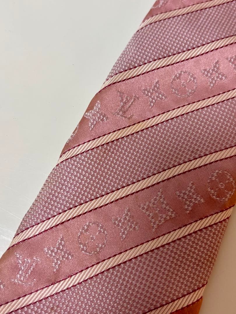 LOUIS VUITTON BIGモノグラム柄　ピンクストライプ　シルクネクタイ 11